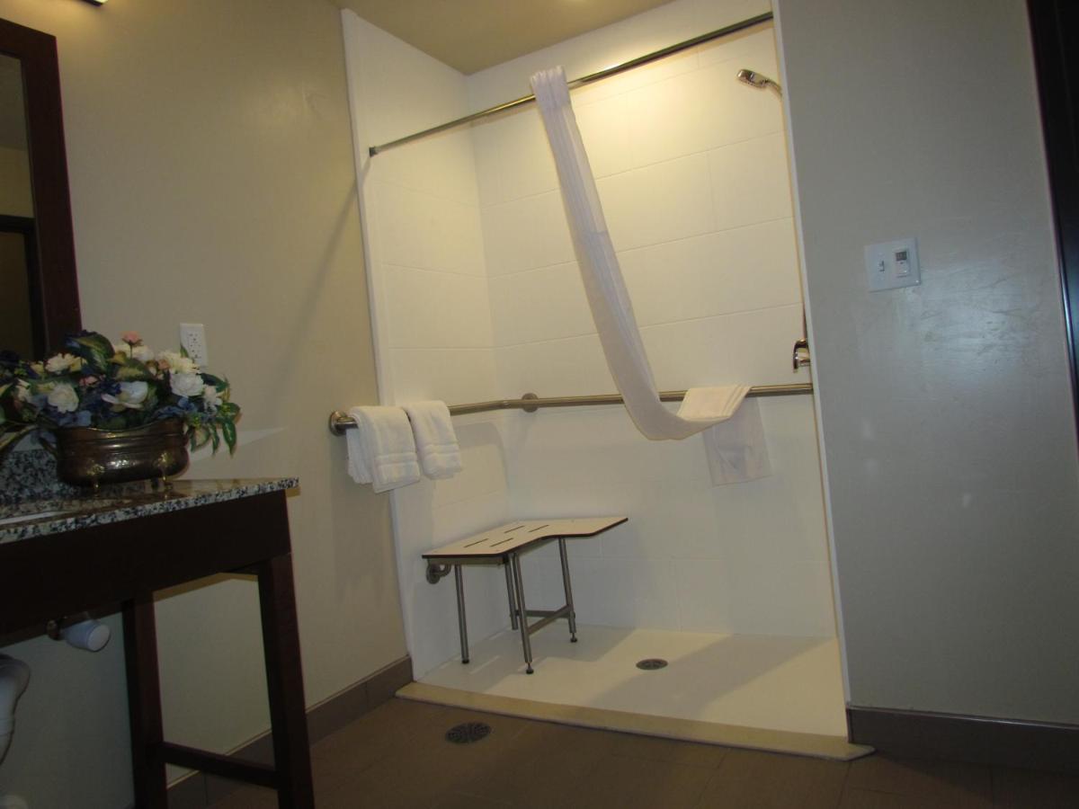 Heartland Inn and Suites