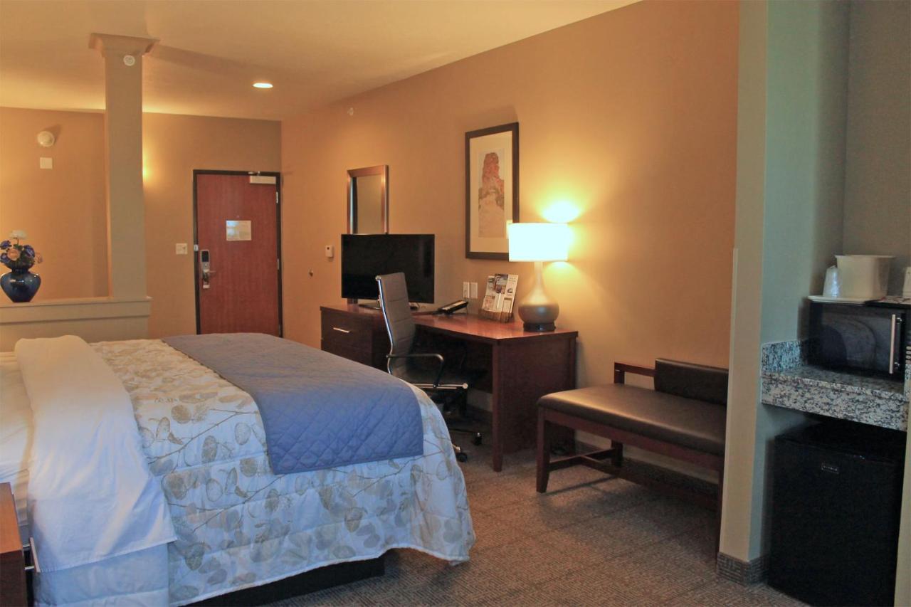 Heartland Inn and Suites
