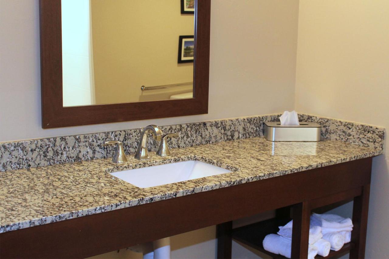 Heartland Inn and Suites