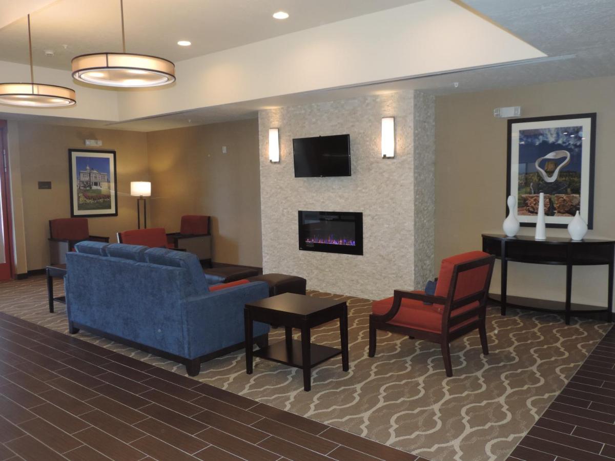 Heartland Inn and Suites