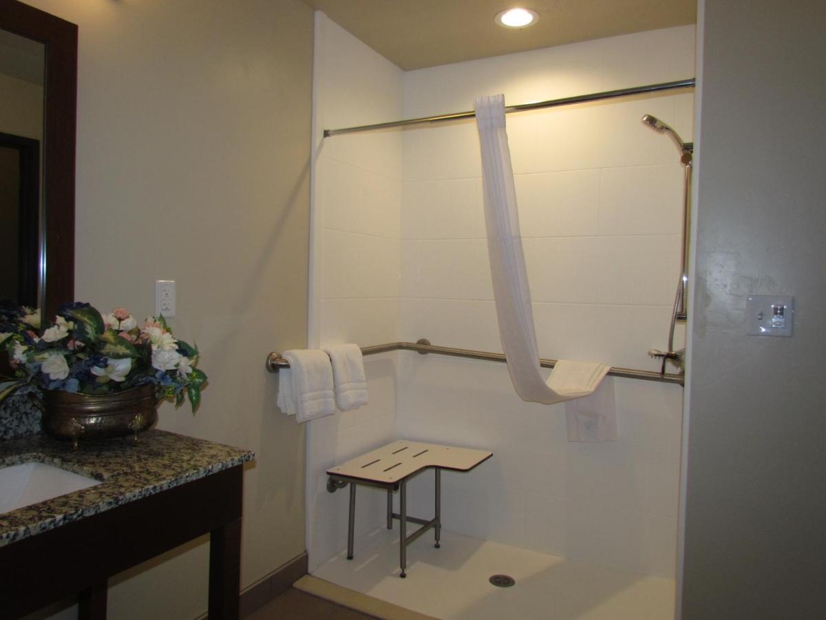 Heartland Inn and Suites