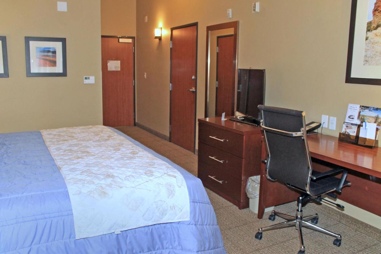 Heartland Inn and Suites
