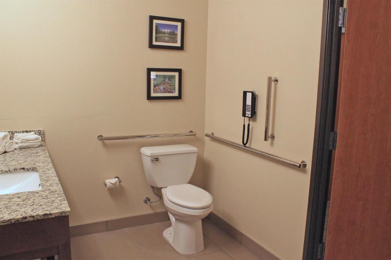 Heartland Inn and Suites
