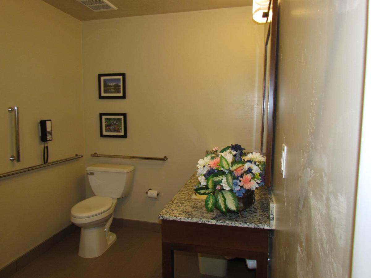 Heartland Inn and Suites