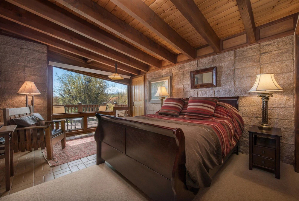 Abode at Swinging Bridge