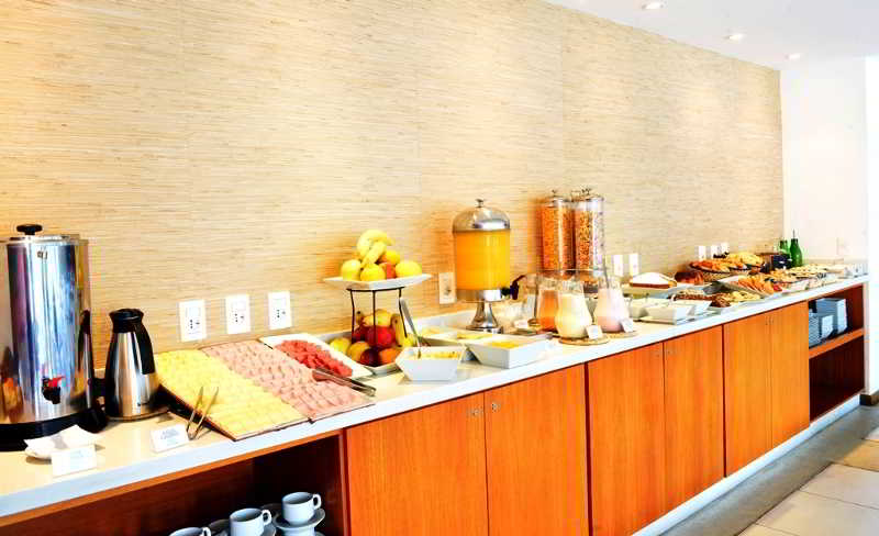Real Colonia Hotel & Suites