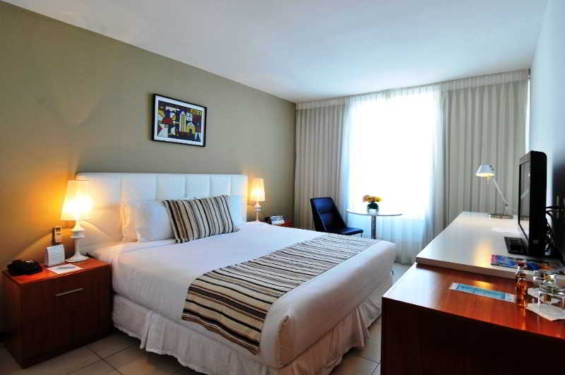 Real Colonia Hotel & Suites