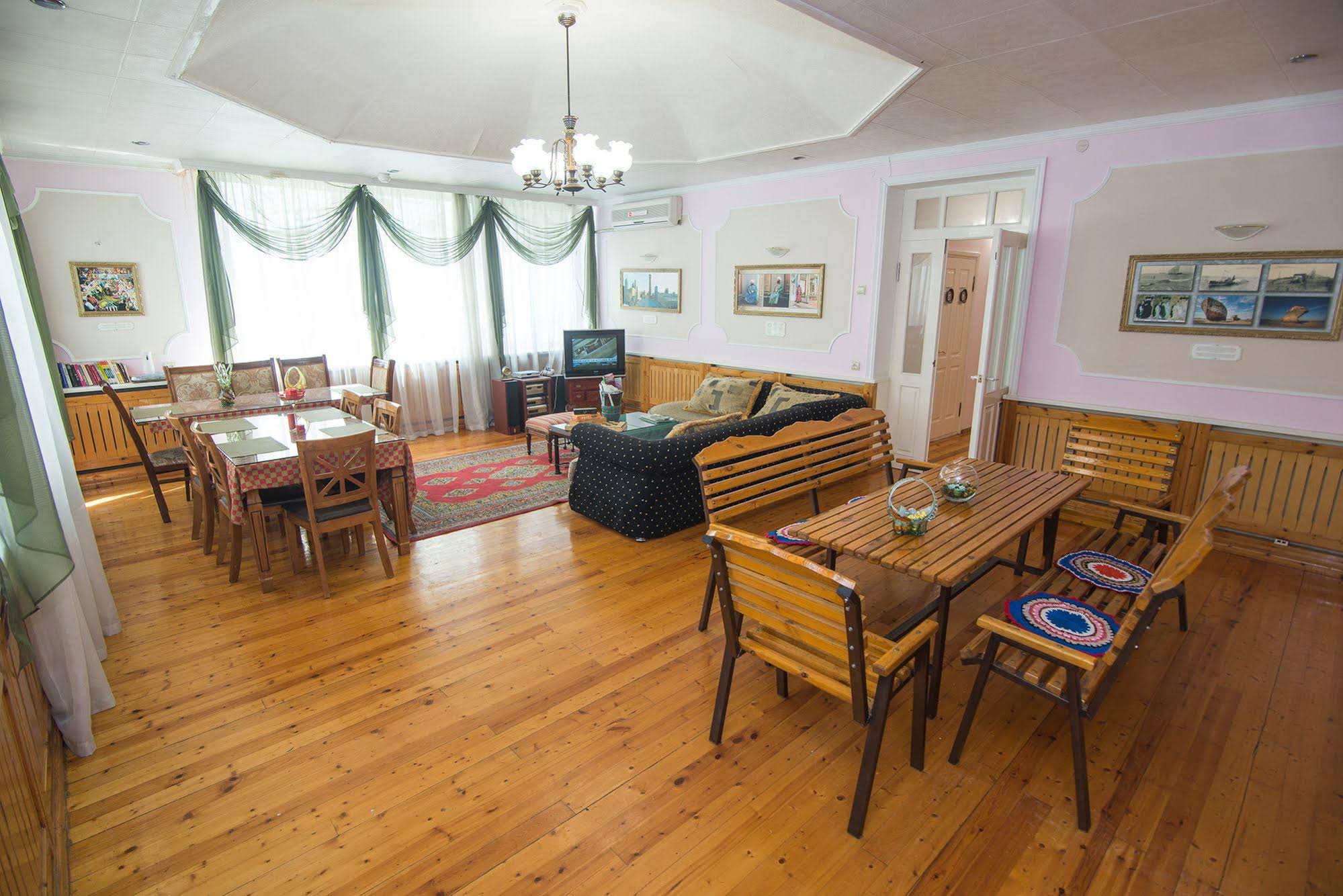 Art Hostel
