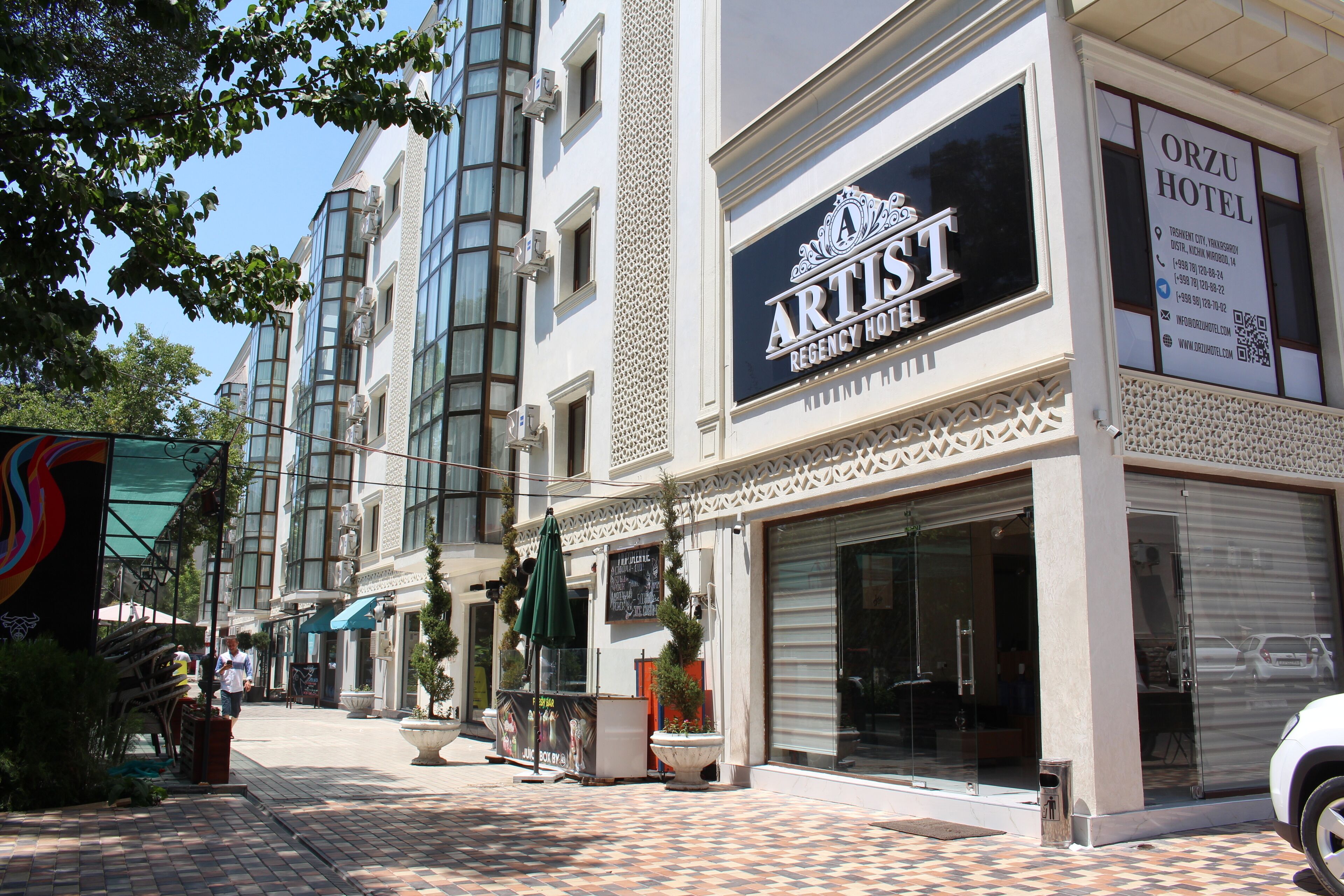 Artist Regency Hotel