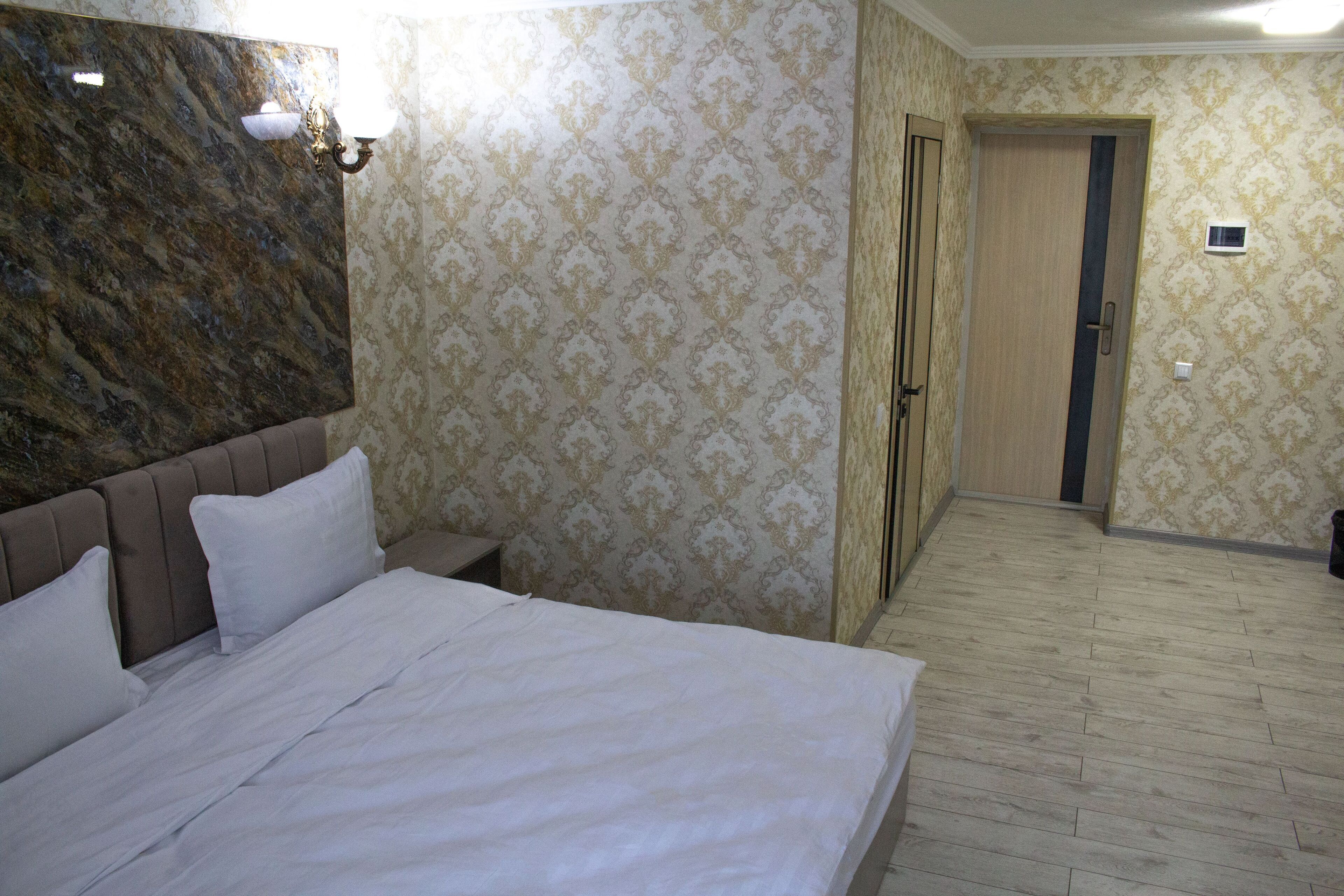 Artist Regency Hotel