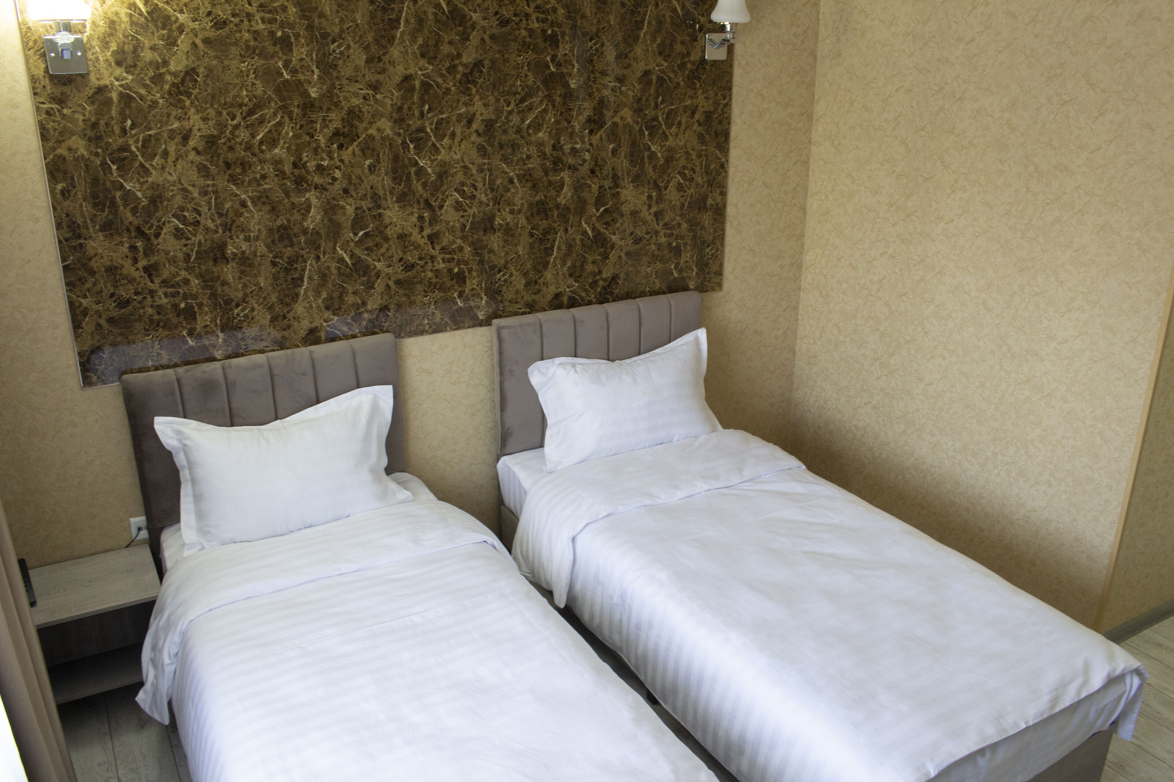 Artist Regency Hotel