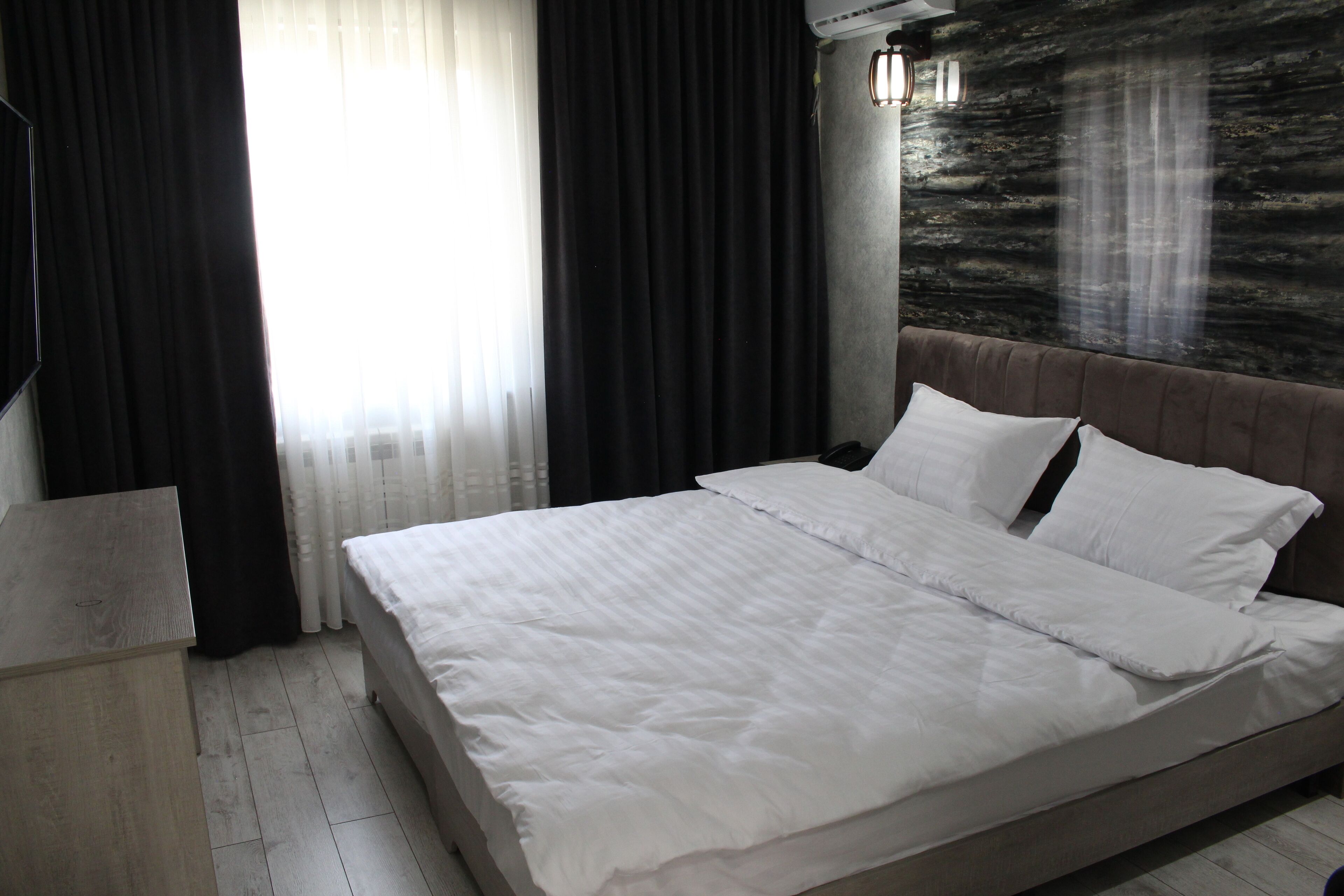 Artist Regency Hotel