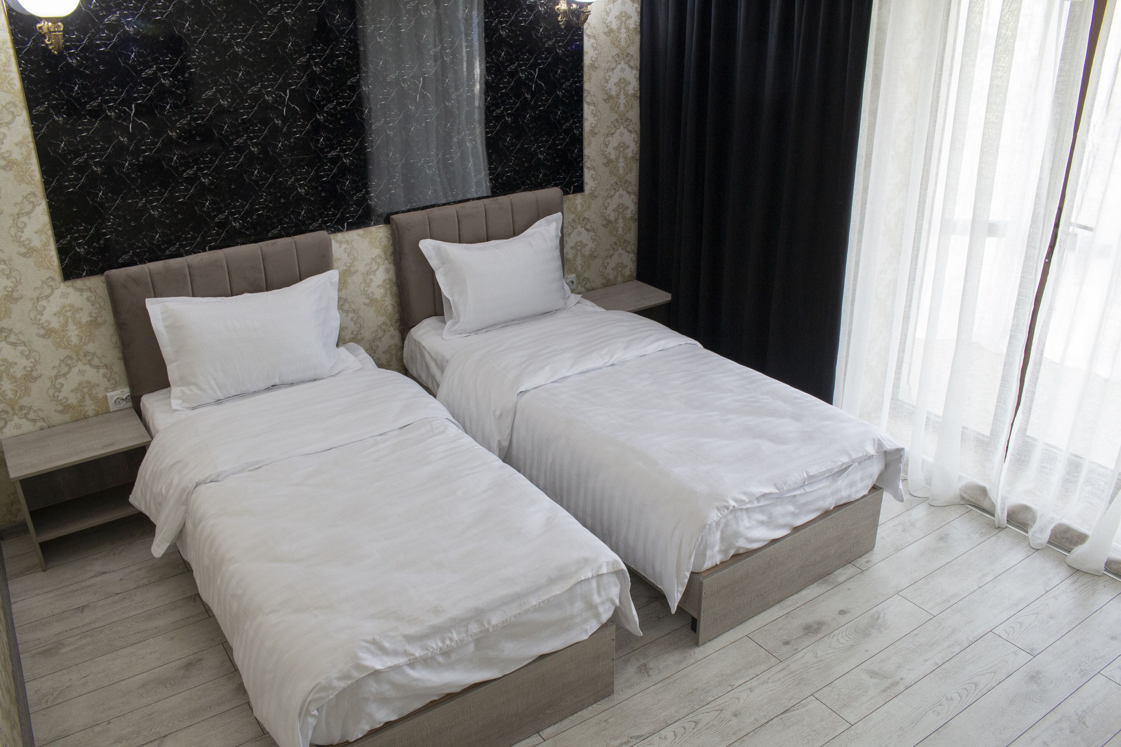 Artist Regency Hotel