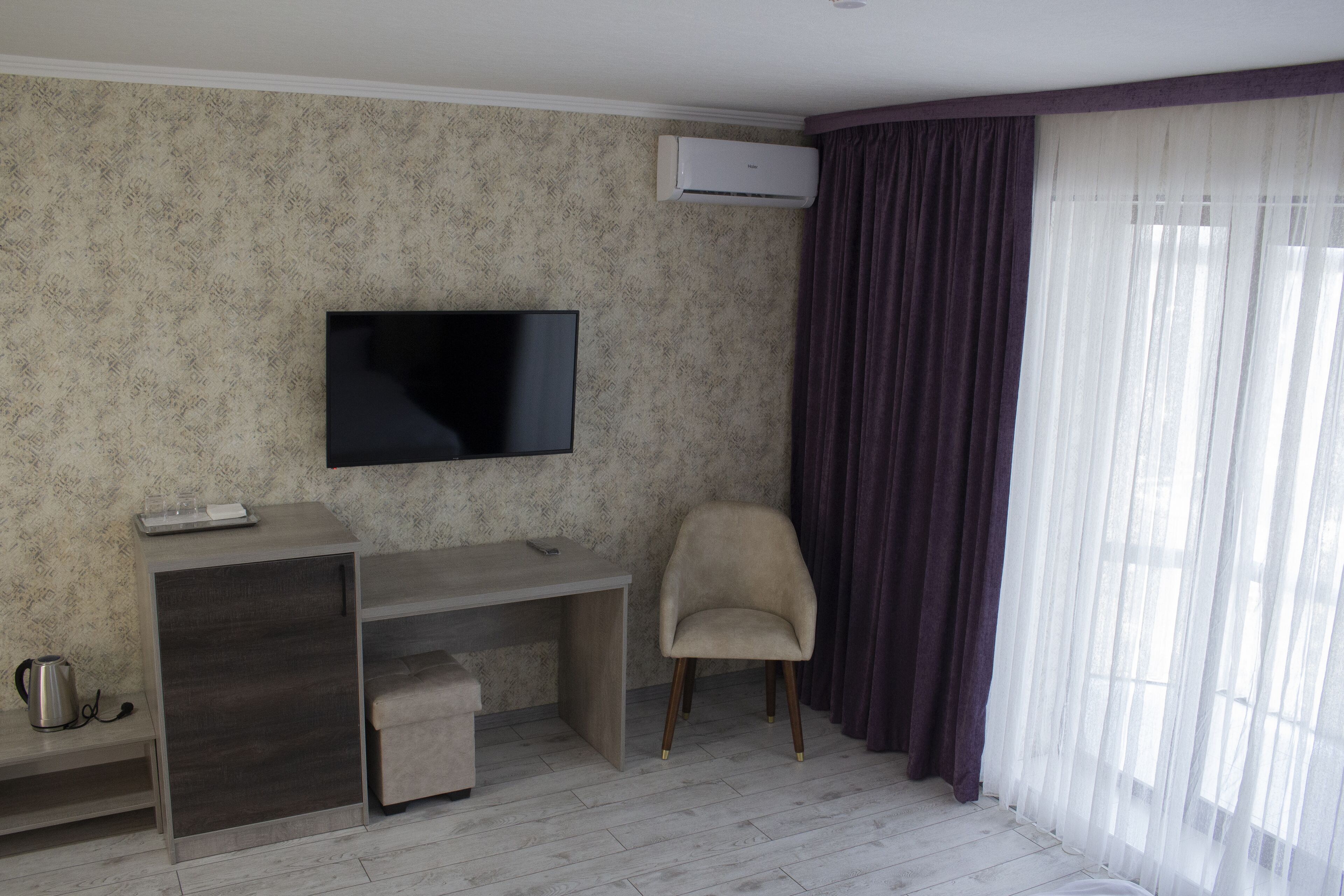 Artist Regency Hotel