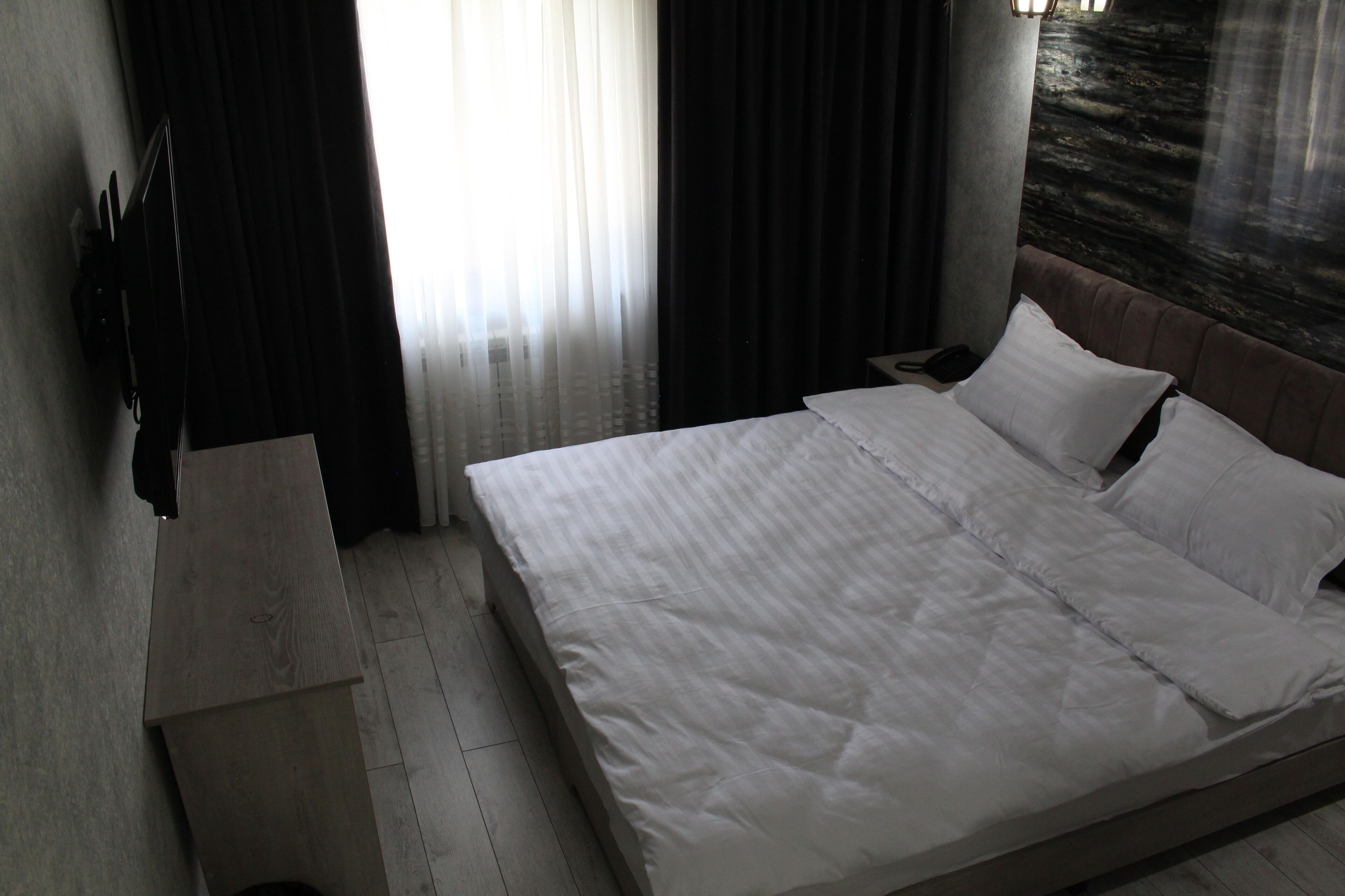Artist Regency Hotel