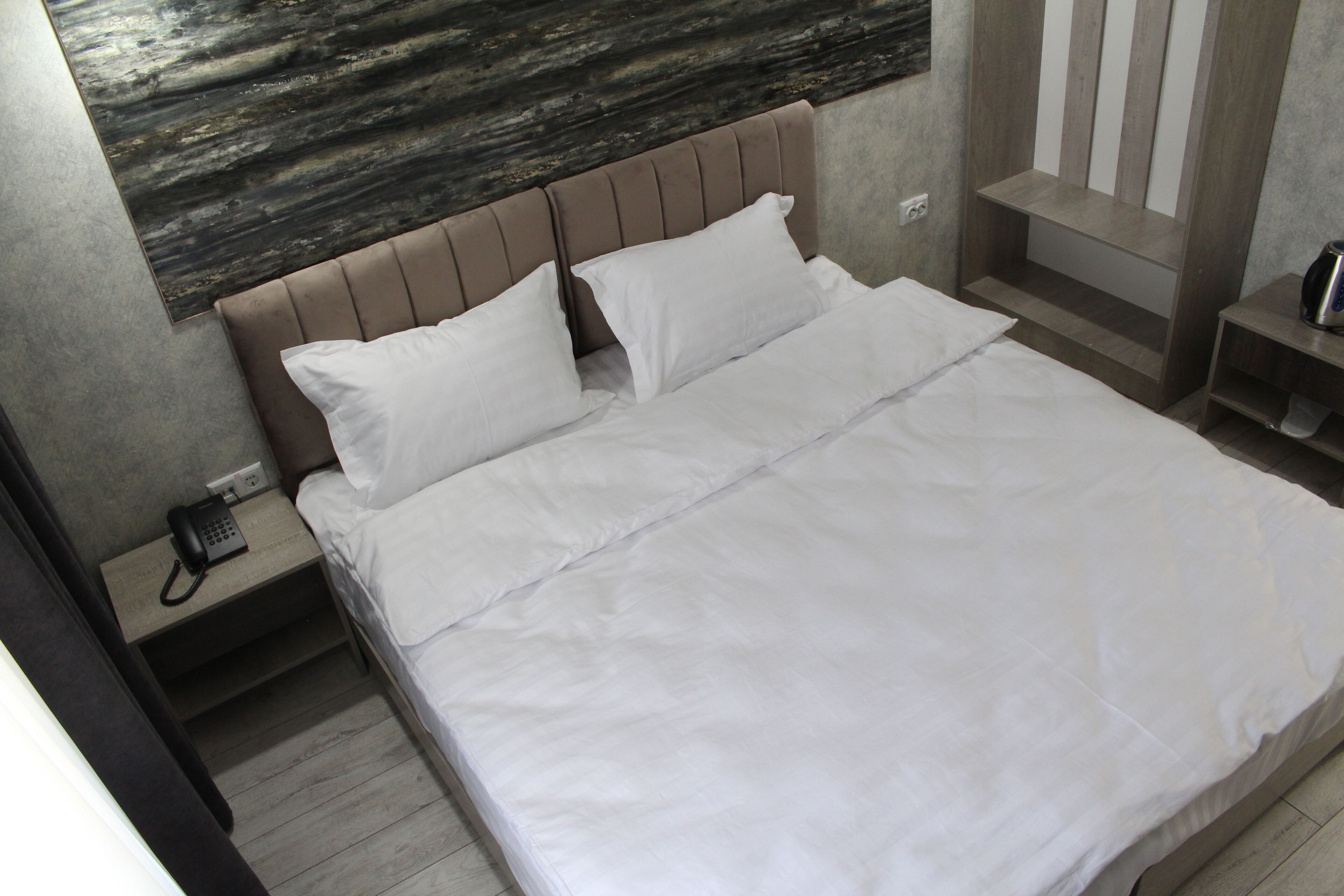 Artist Regency Hotel