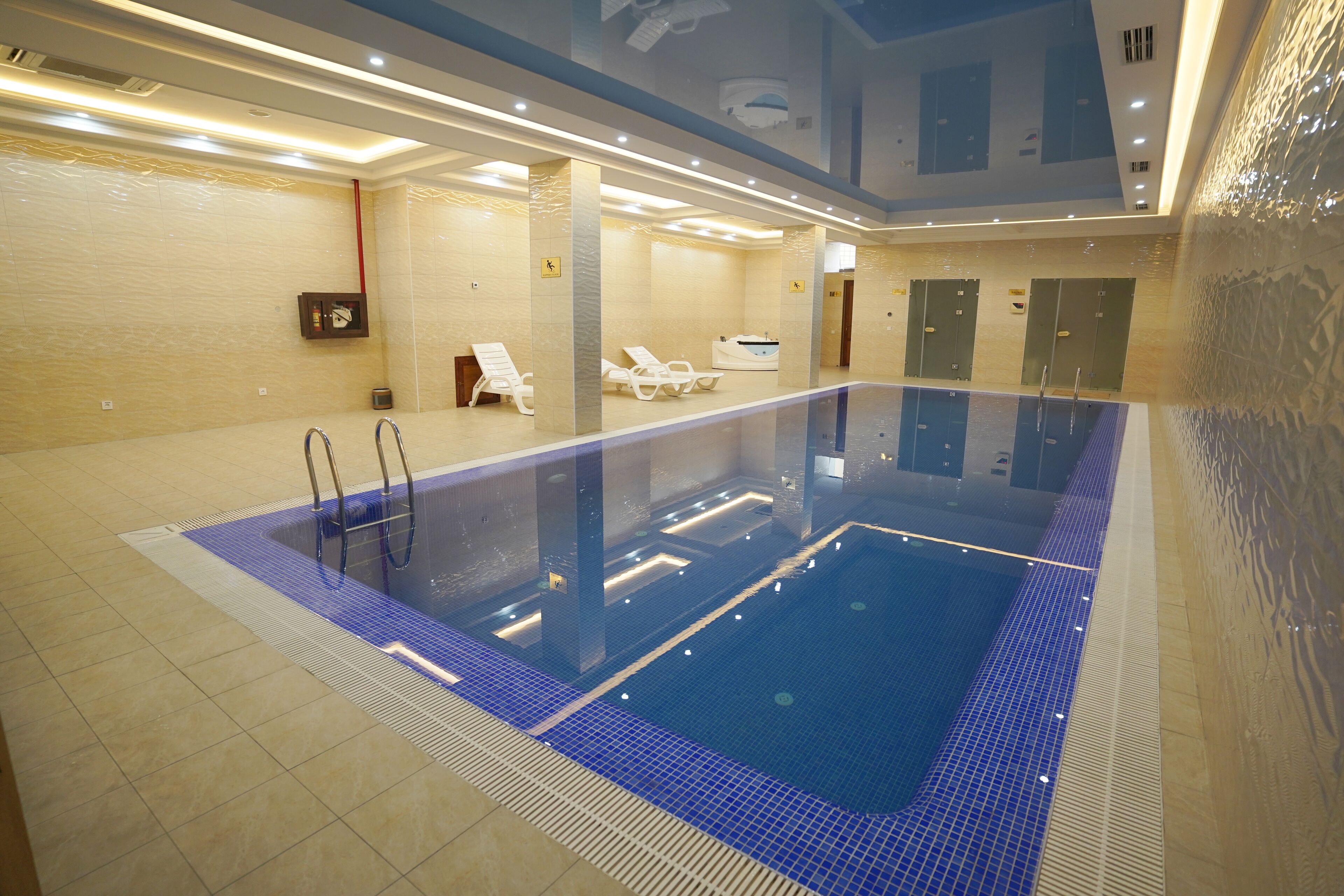Aura Hotel