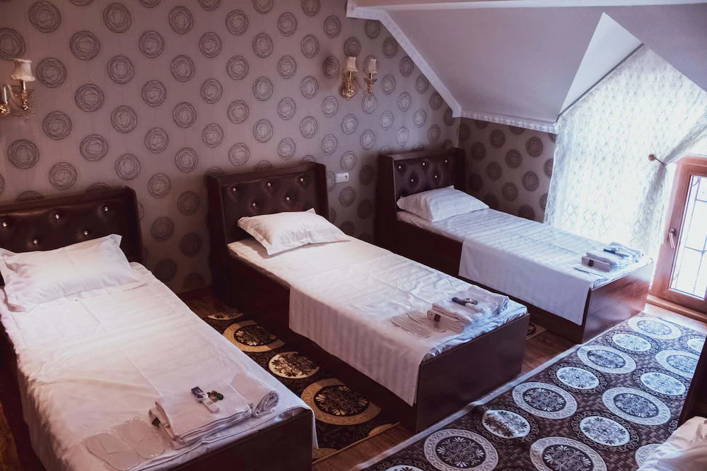Eleon Hotel