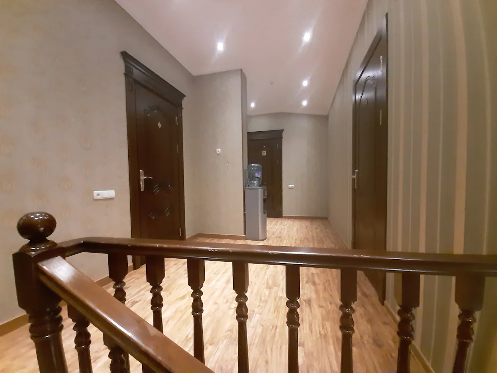 Eleon Hotel