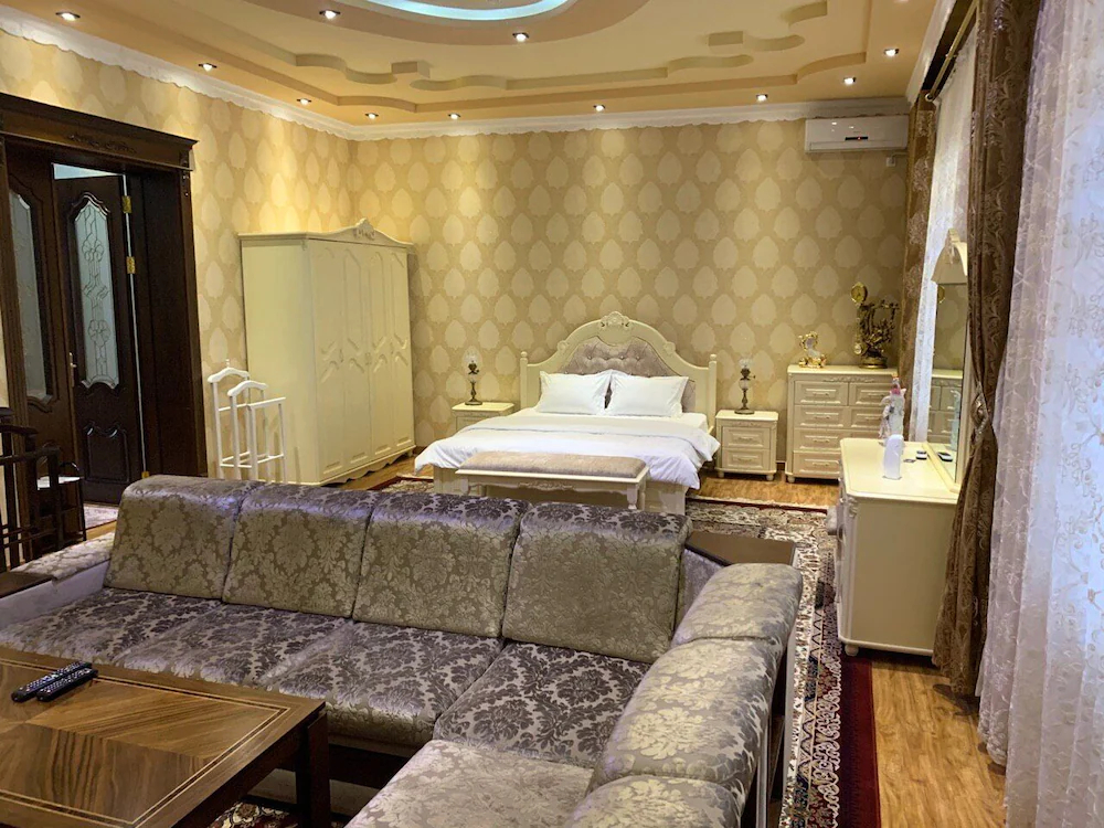 Eleon Hotel