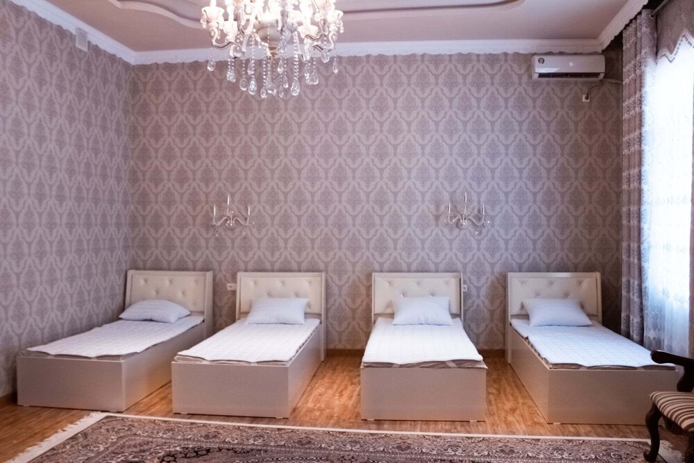 Eleon Hotel