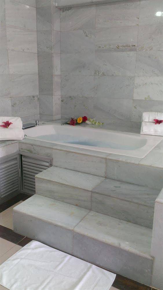 Living Hotel