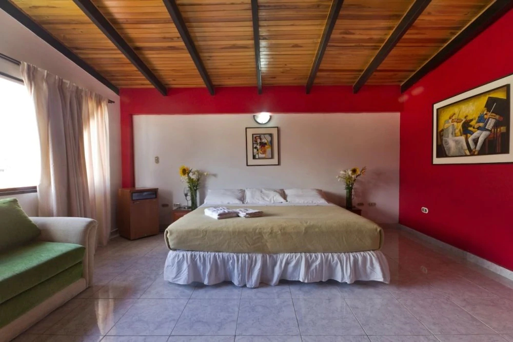 Mon Cricket Hotel