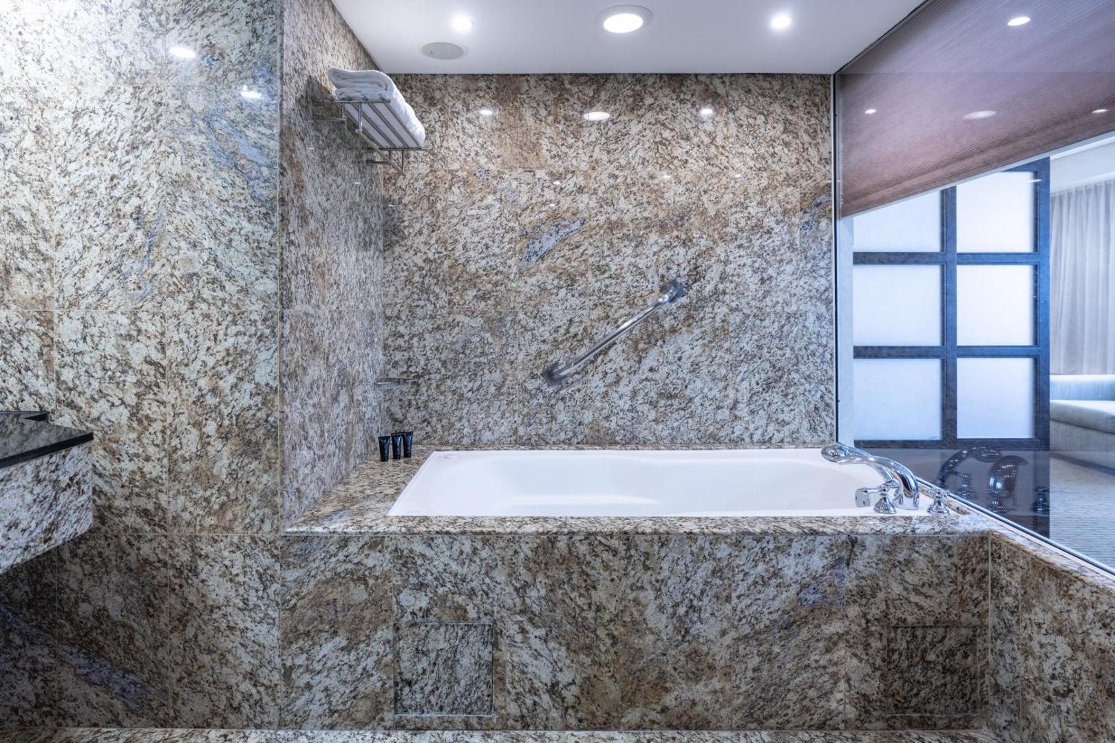 Hotel & Suites Caracas