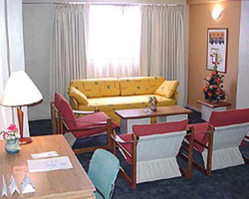Lincoln Suites
