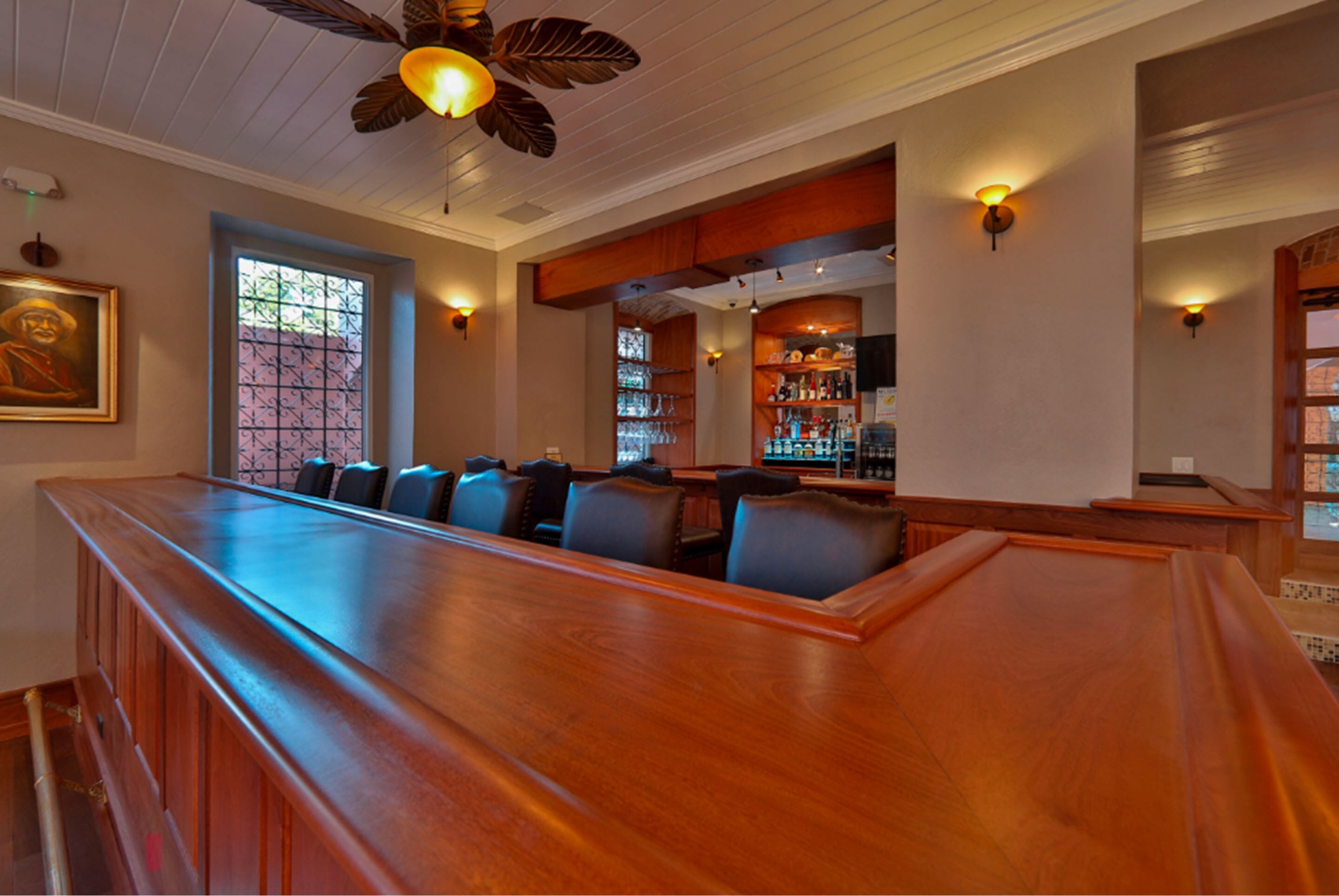 Company House Hotel