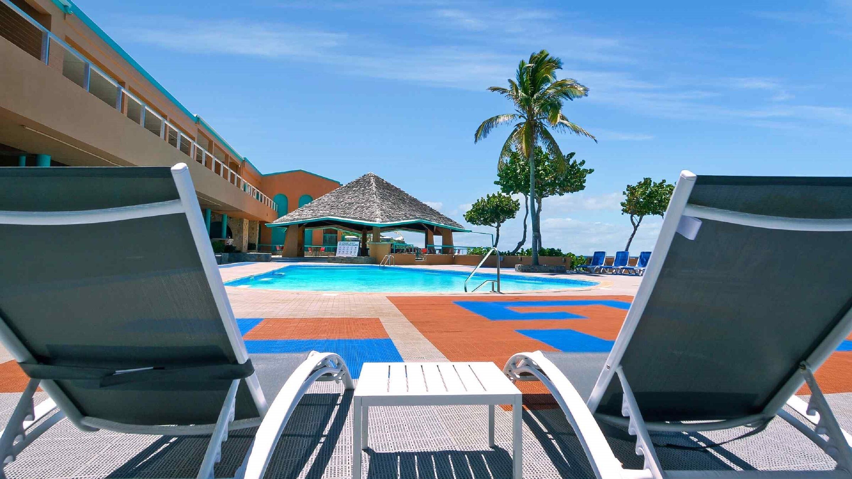 Grapetree Bay Hotel & Villas