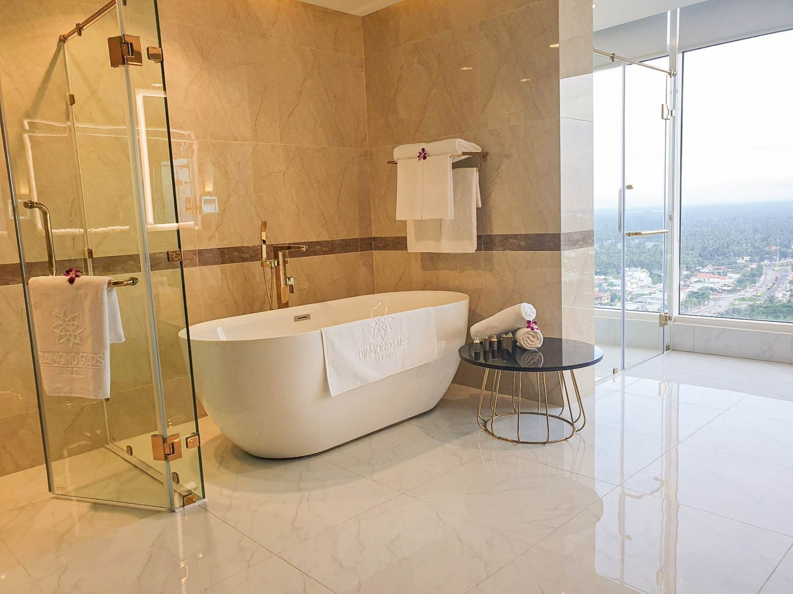 Diamond Stars Ben Tre Hotel