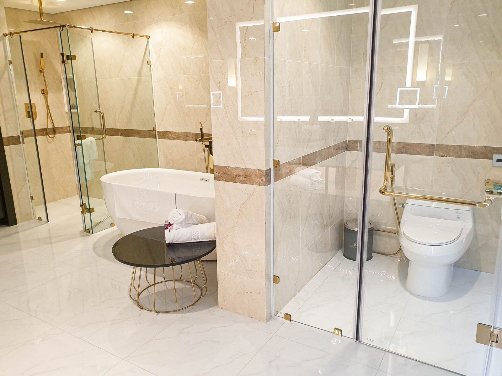 Diamond Stars Ben Tre Hotel