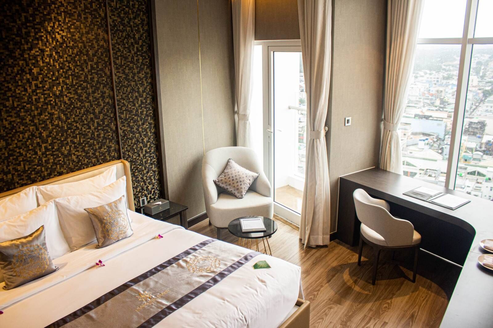 Diamond Stars Ben Tre Hotel