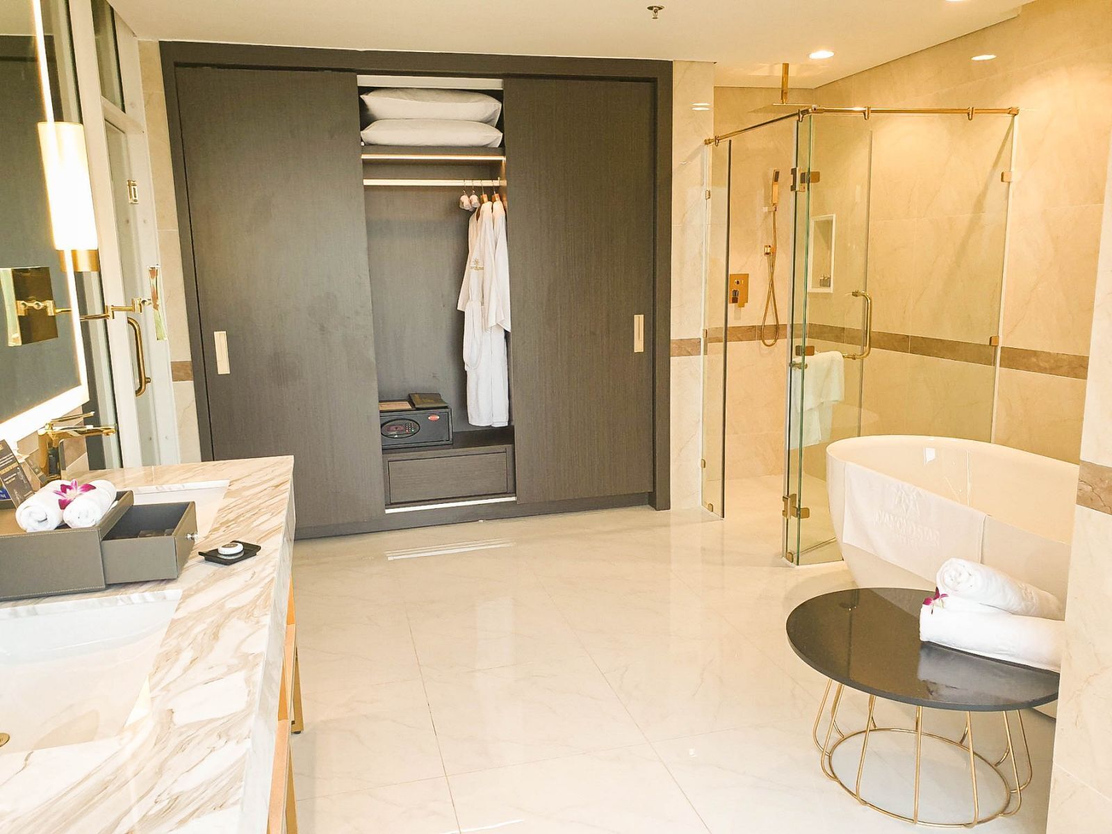 Diamond Stars Ben Tre Hotel