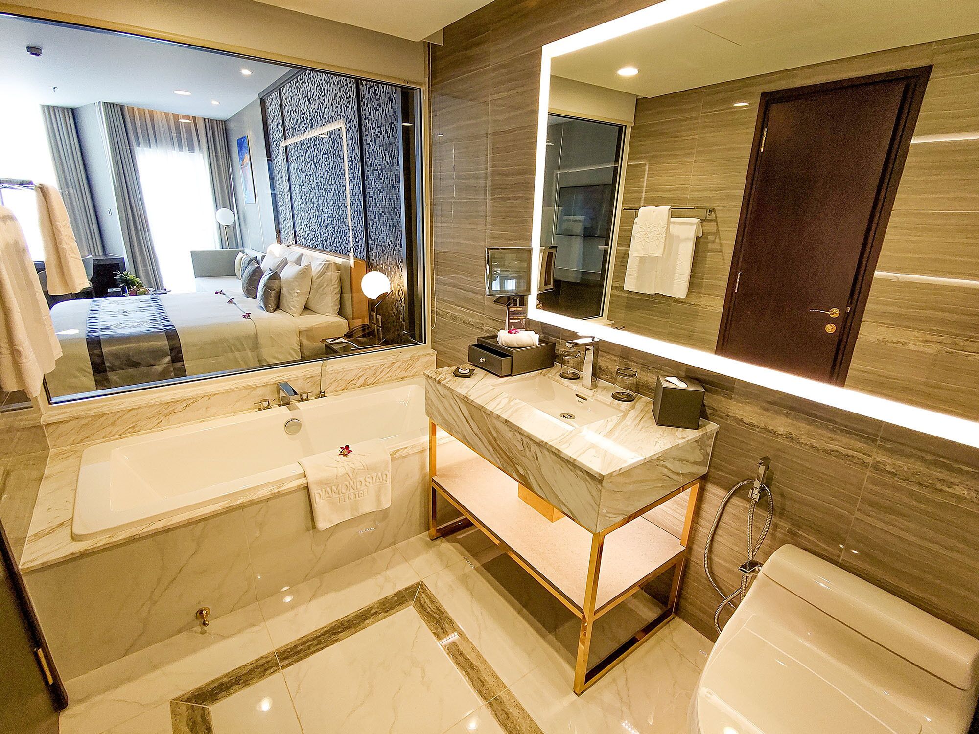 Diamond Stars Ben Tre Hotel