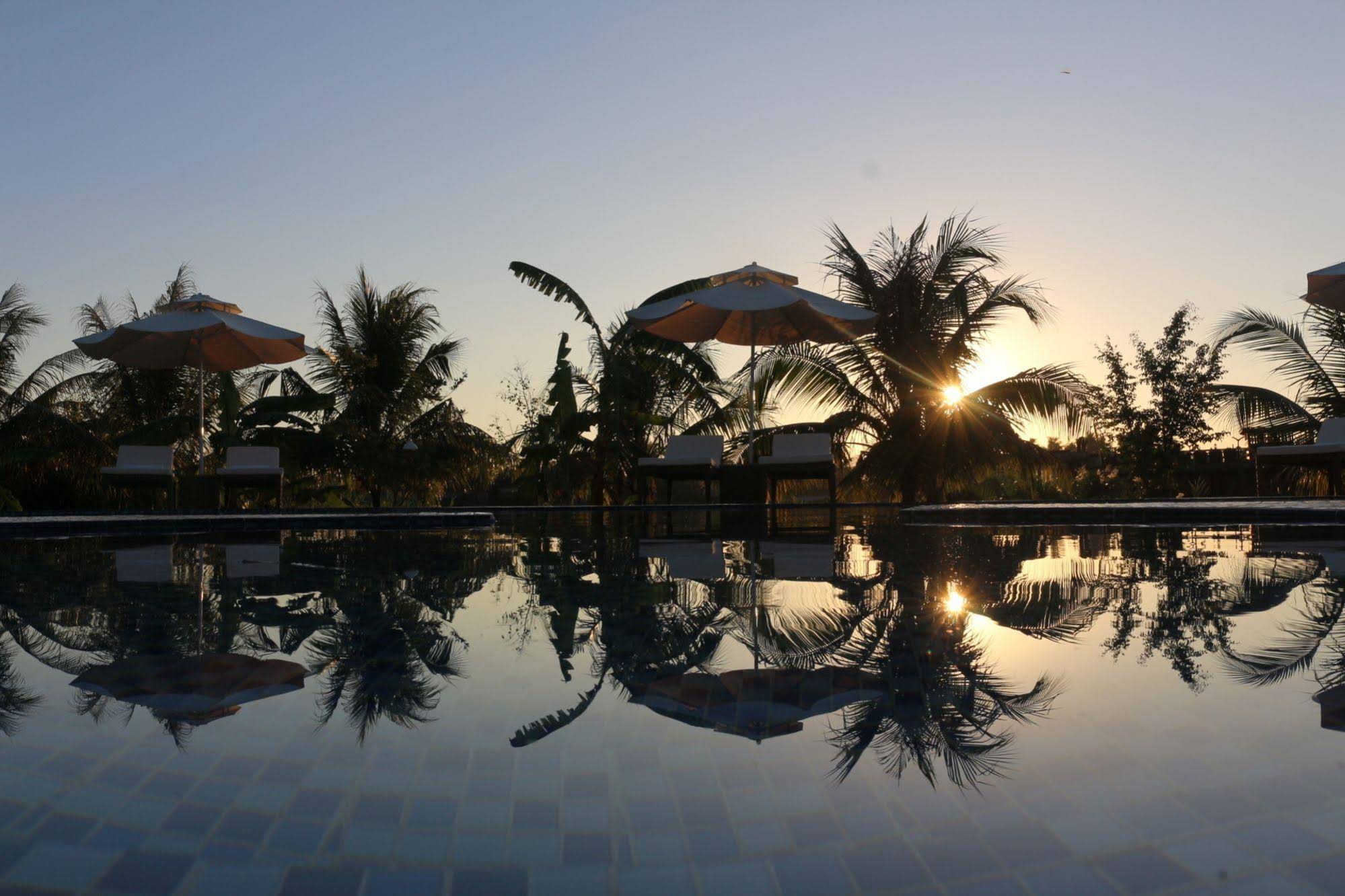 Mango Home Riverside