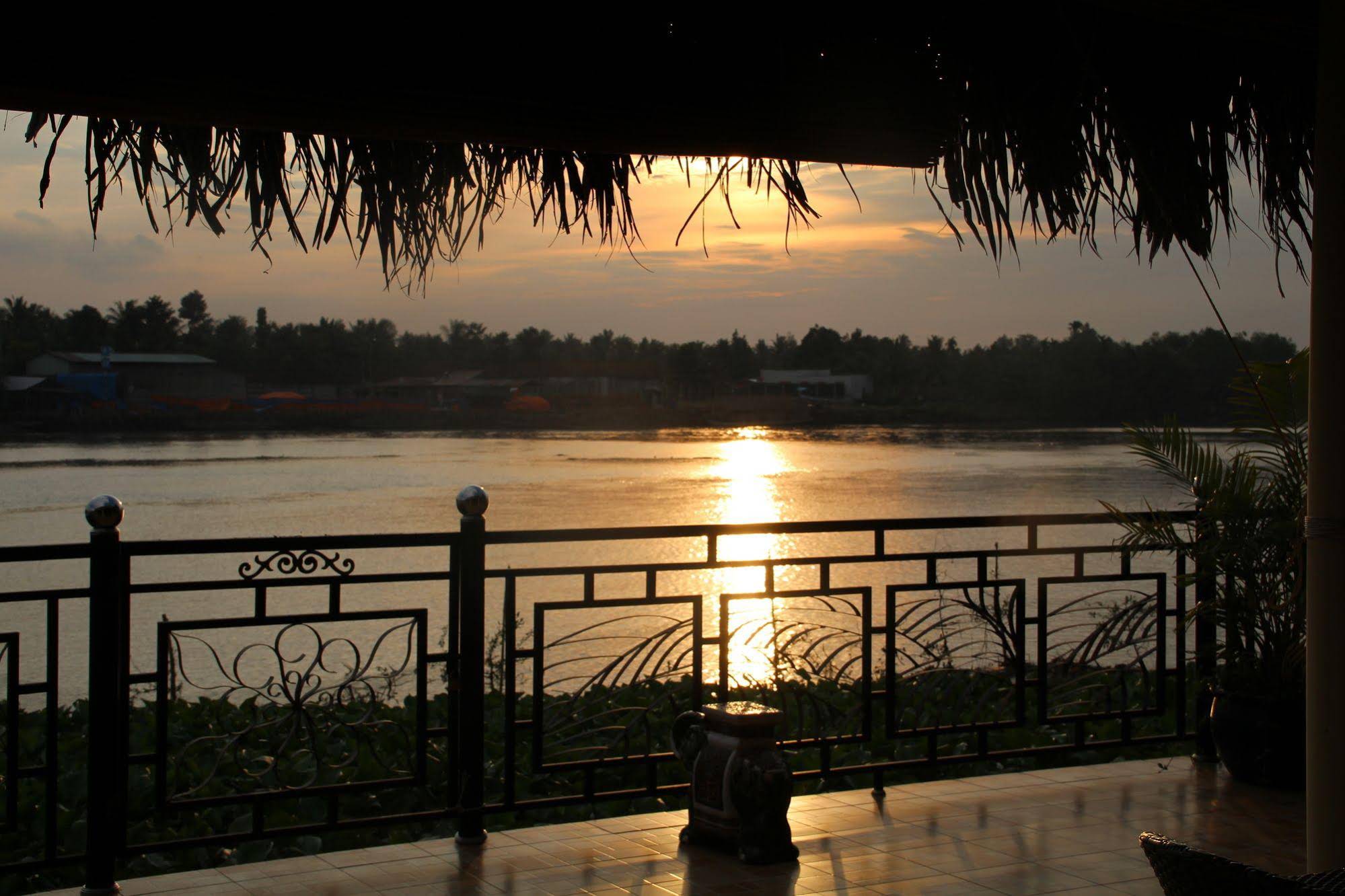 Mango Home Riverside