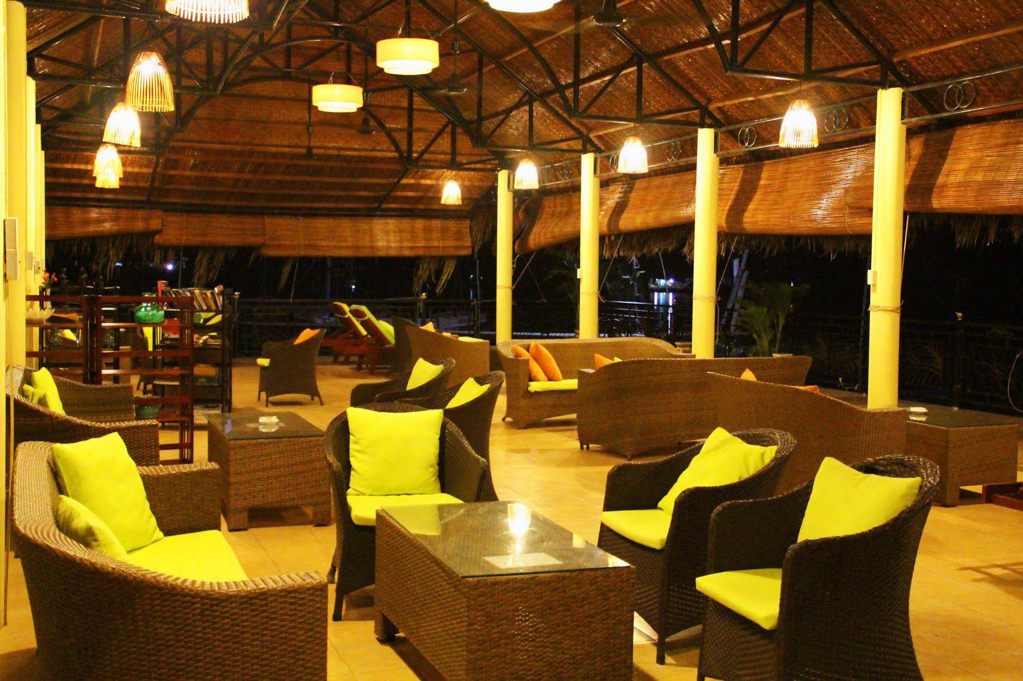 Mango Home Riverside