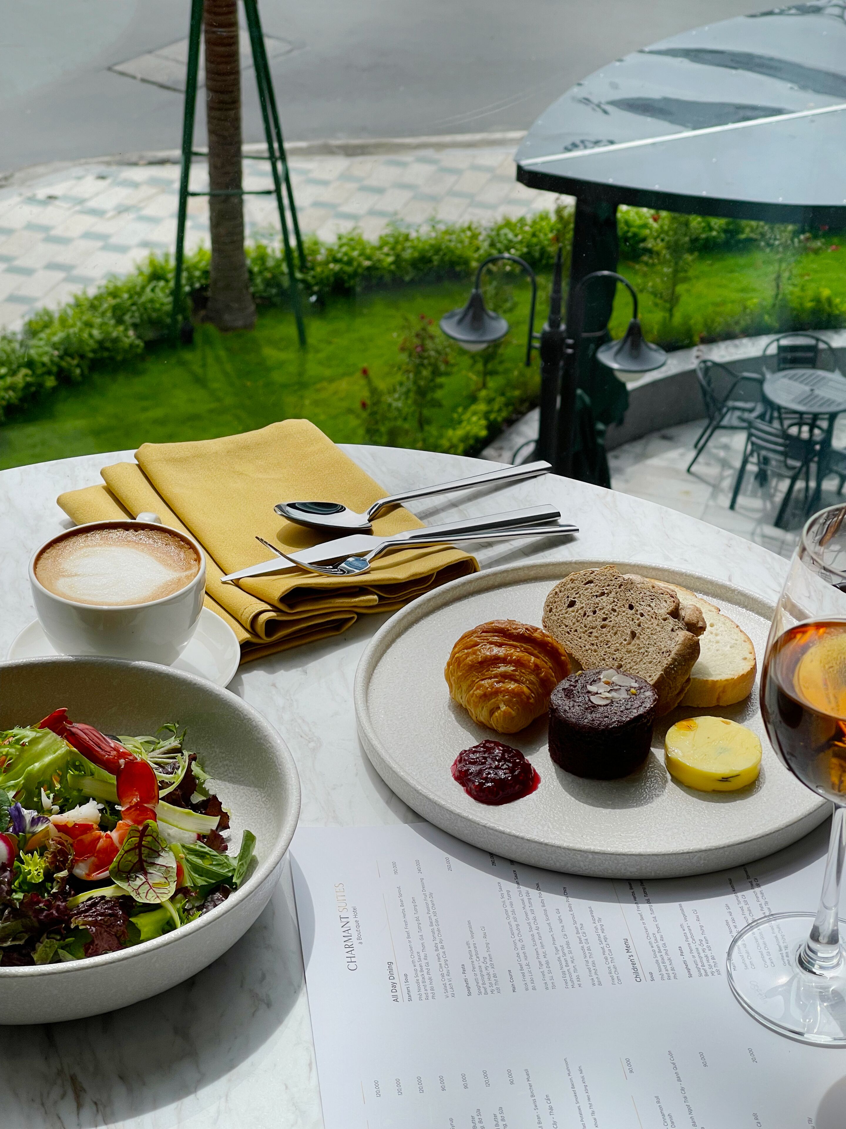 Charmant Suites A Boutique Hotel Can Tho