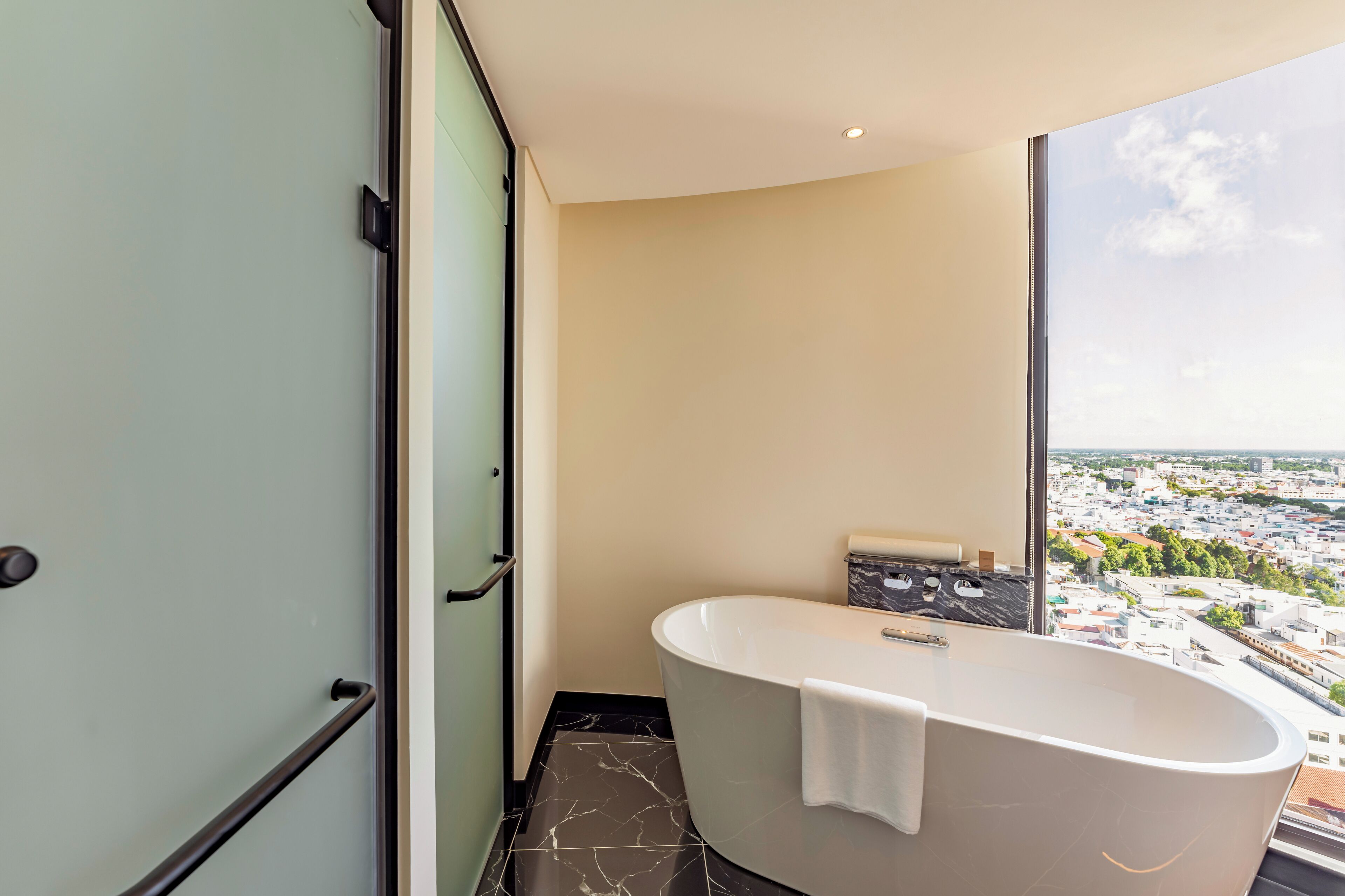 Charmant Suites A Boutique Hotel Can Tho