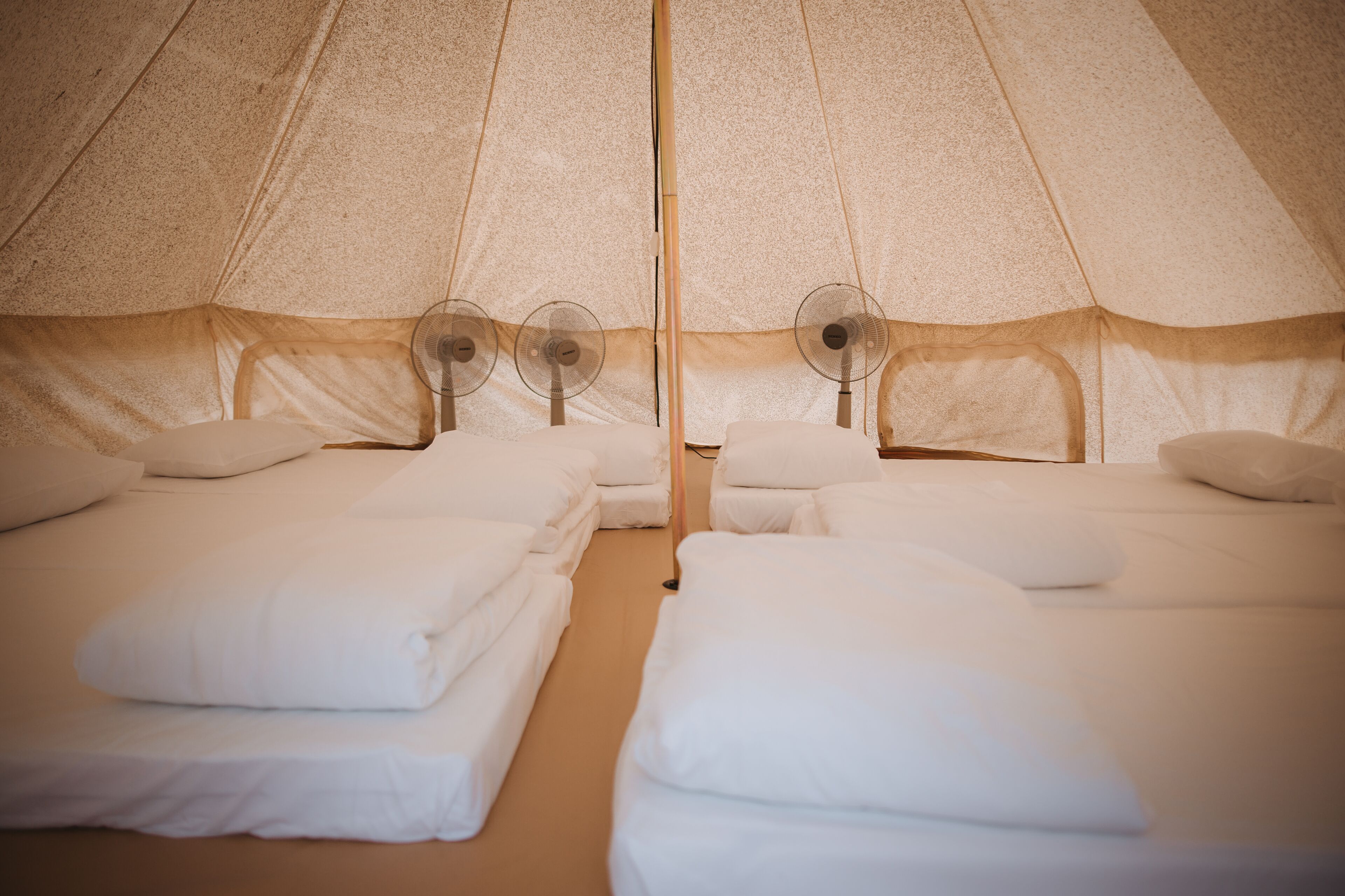 Hola Beach - Beach Club & Eco Glamping Resort