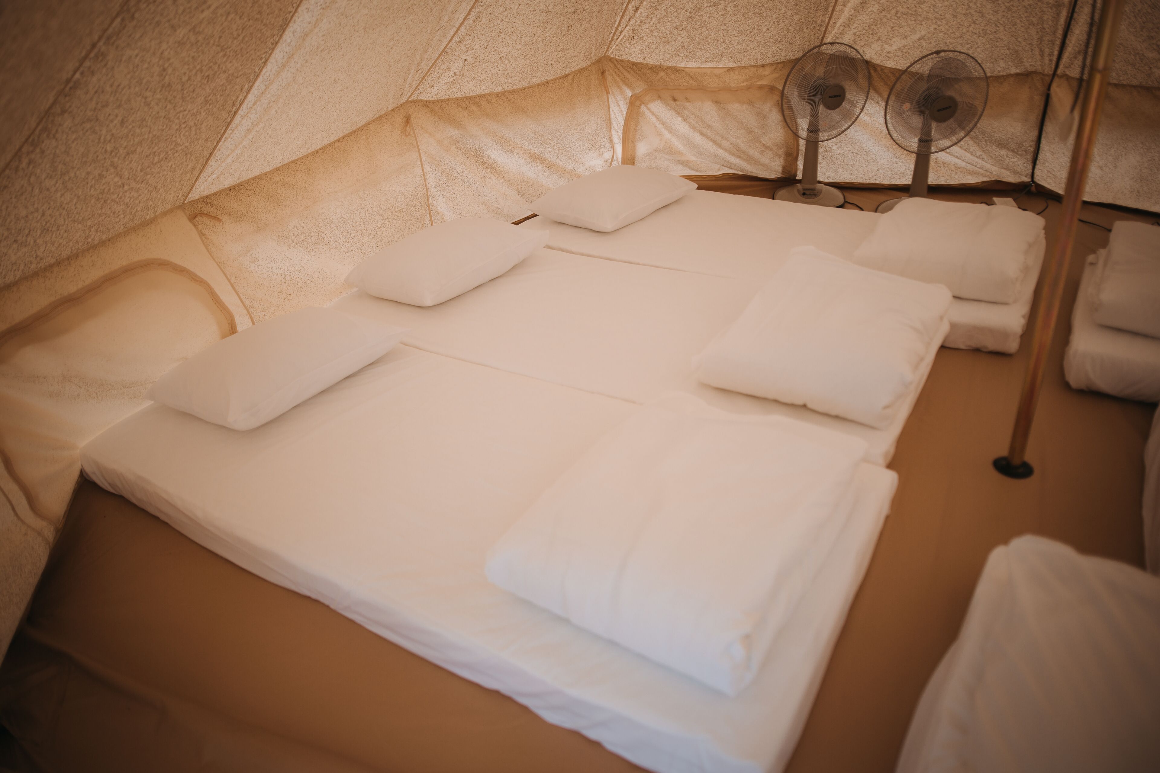 Hola Beach - Beach Club & Eco Glamping Resort