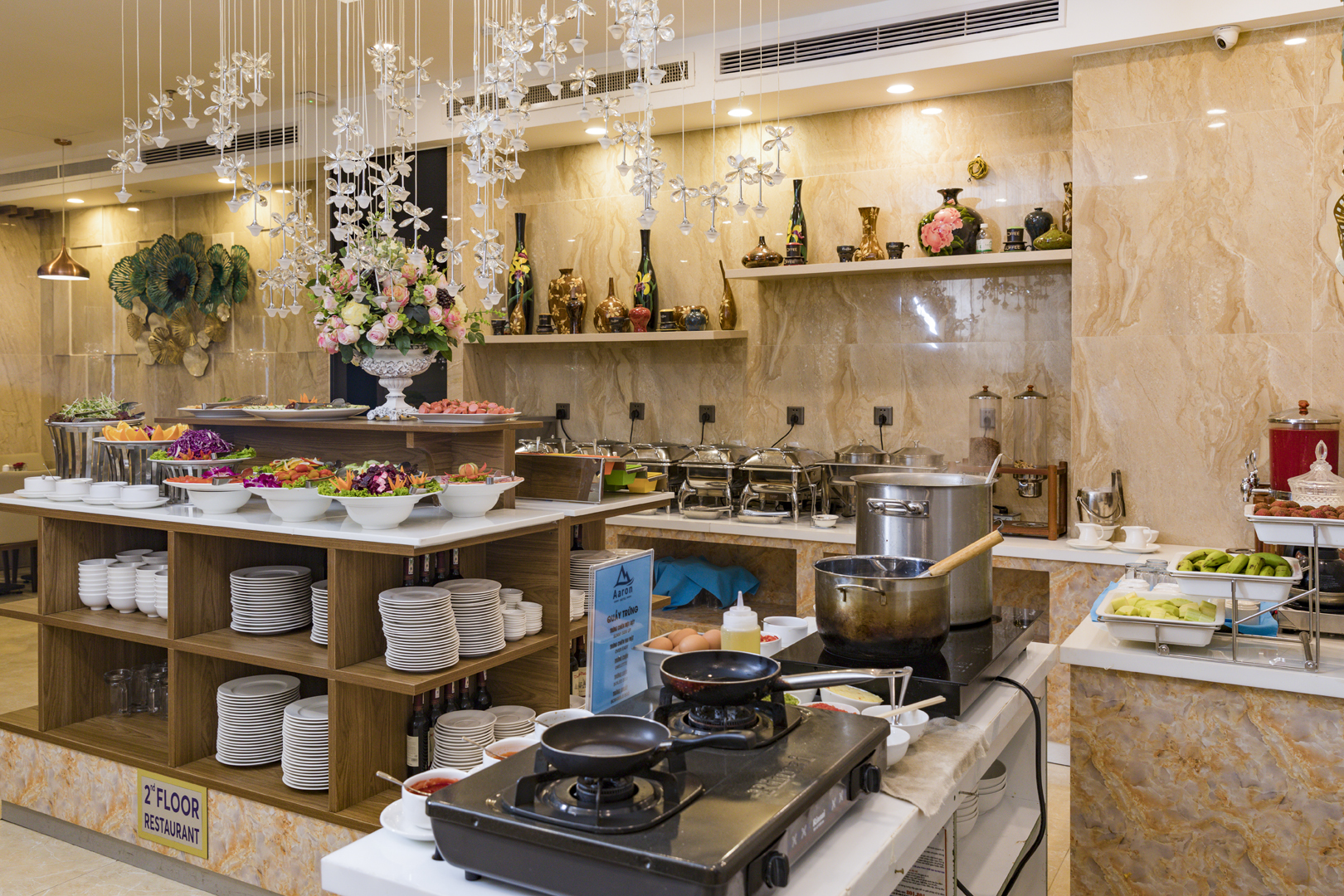 Aaron Hotel