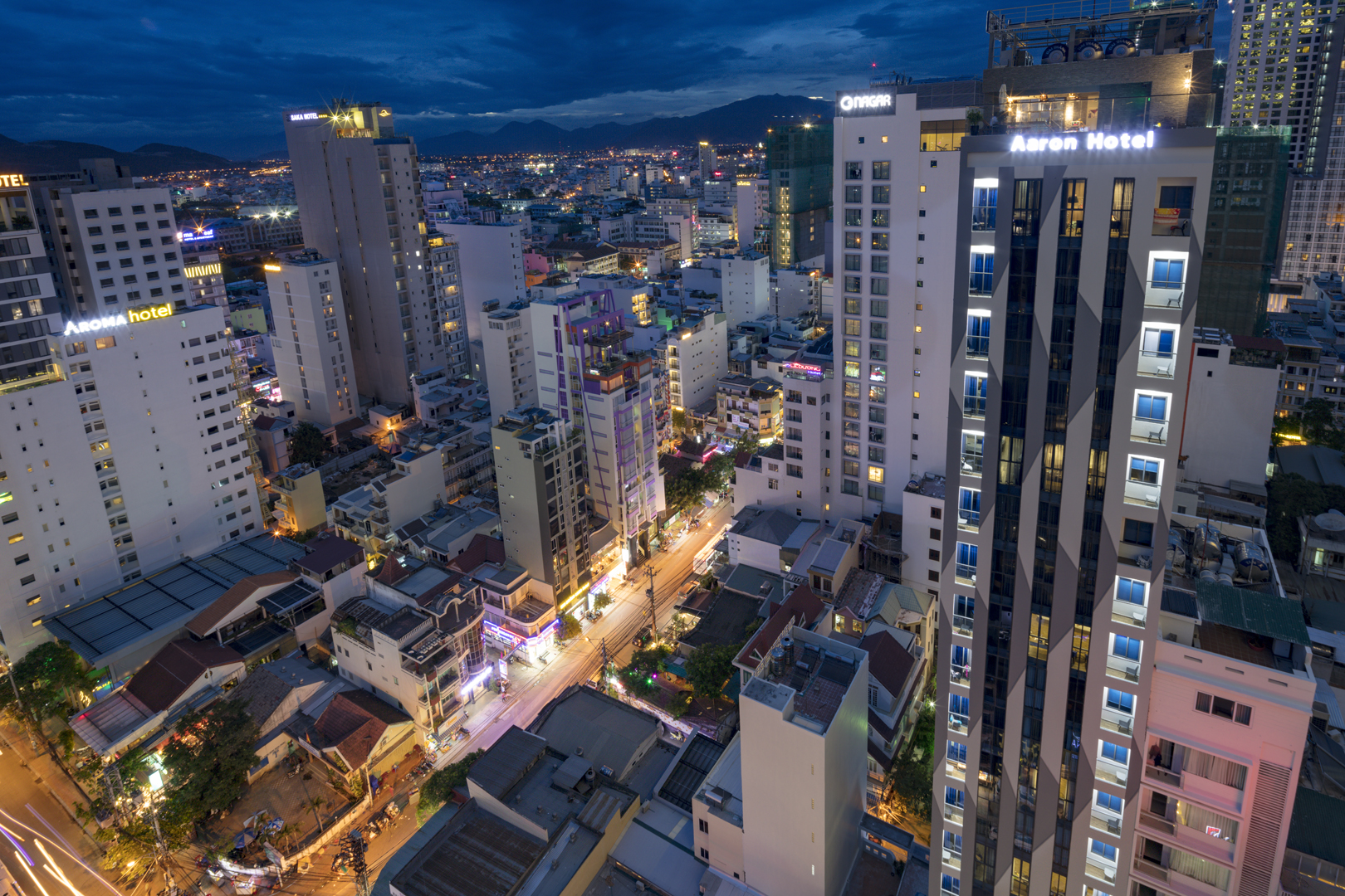 Aaron Hotel