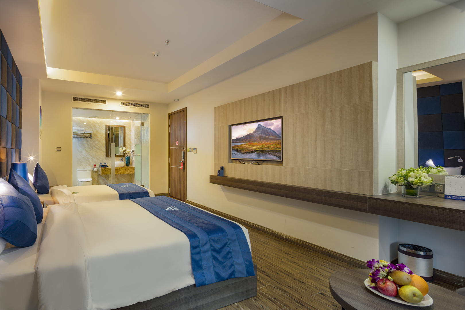 Aaron Hotel