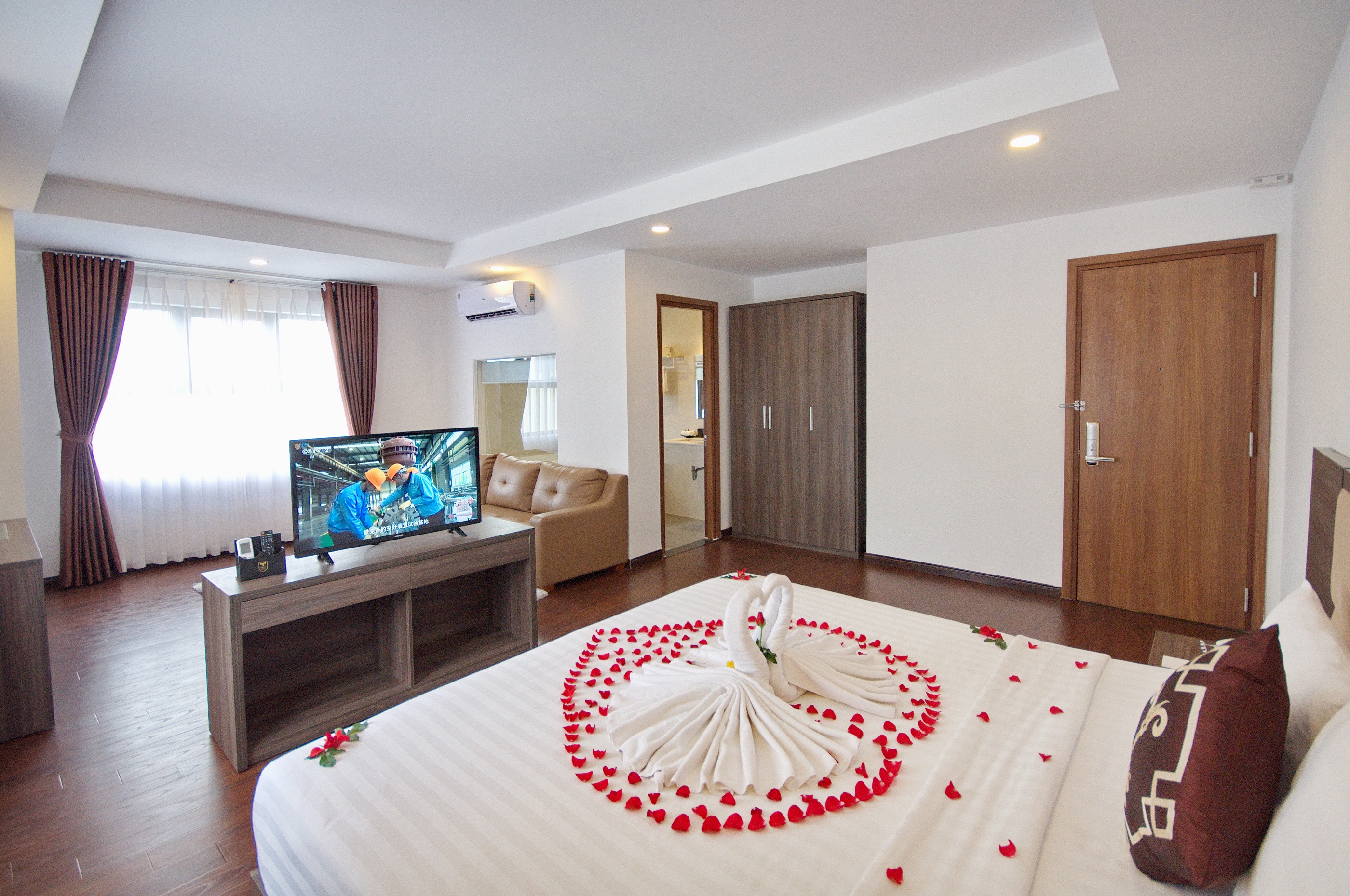 Aries Hotel