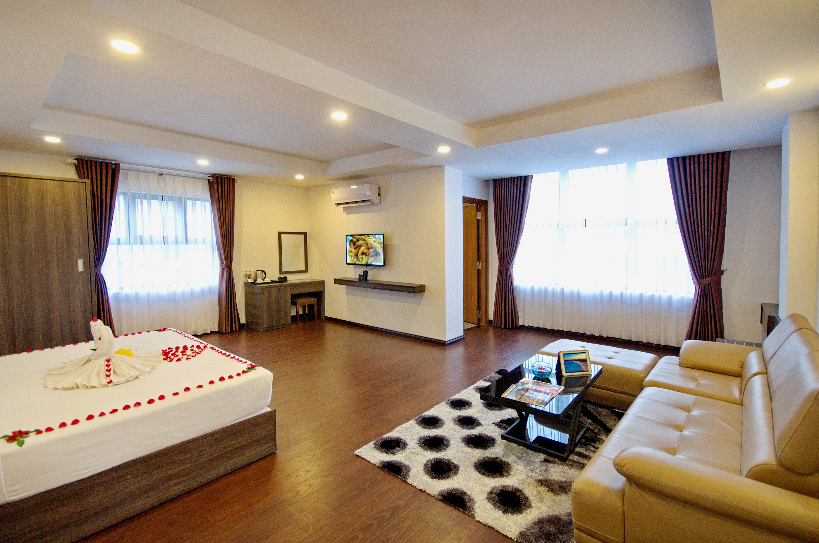 Aries Hotel