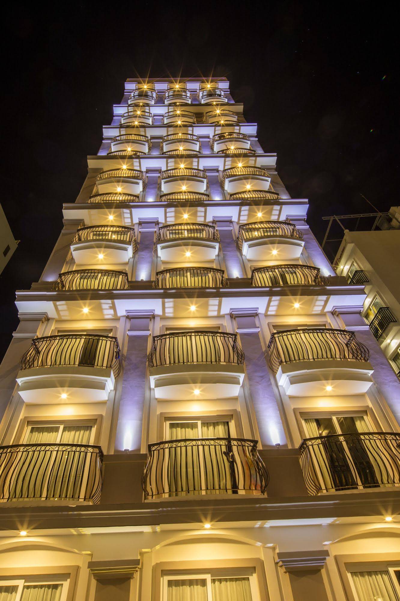 Balcony Hotel