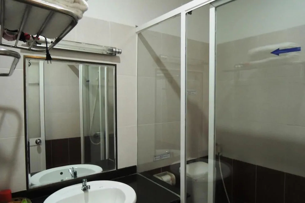 C30 Glory Hotel